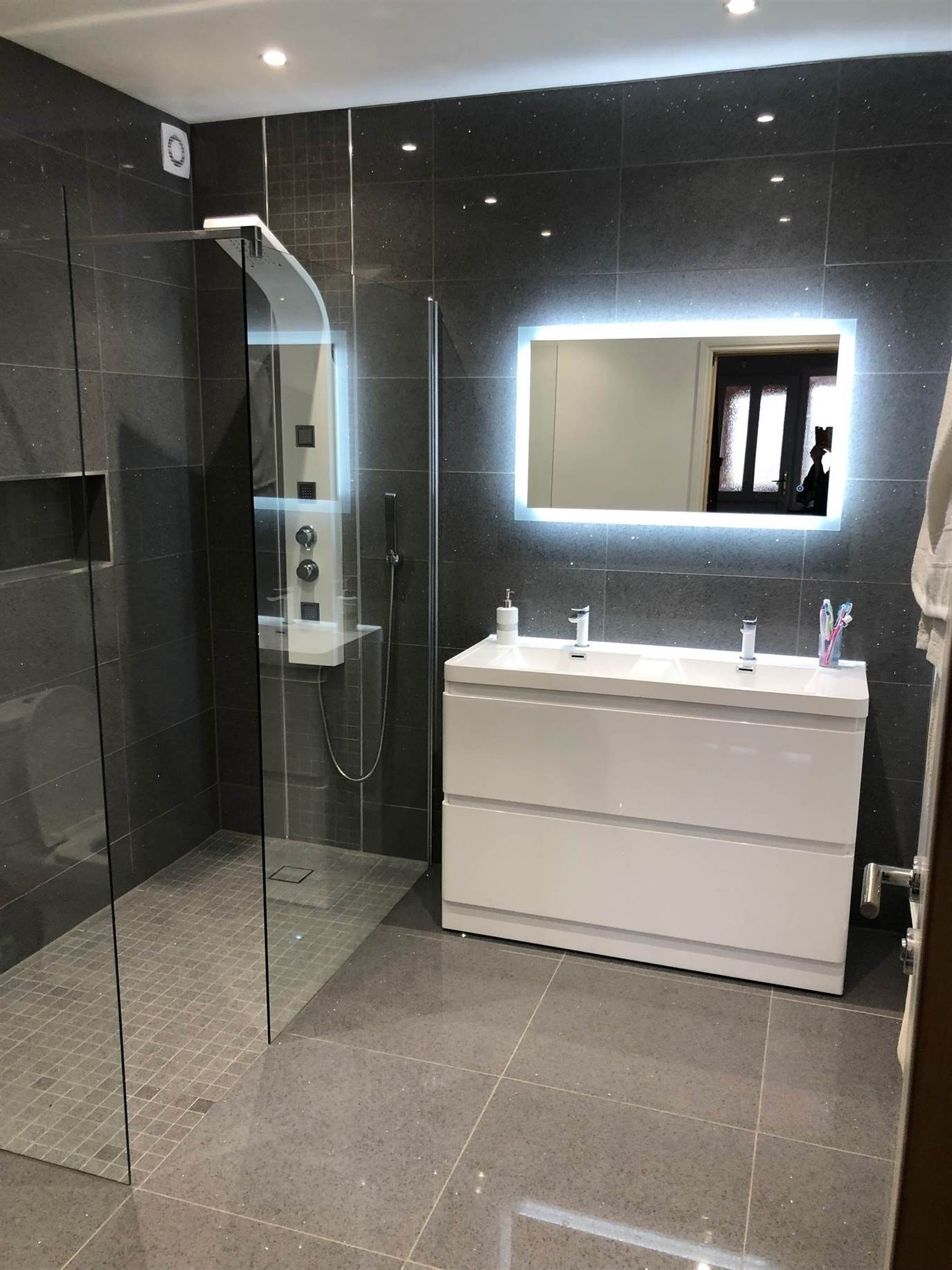 FIBO HVIT -HØYGLANS 11X620X2400-1024 FIBO HVIT -HØYGLANS 11X620X2400-1024